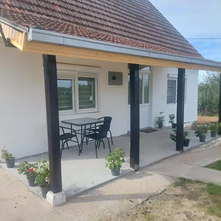 Agape Ferienhaus Mionica